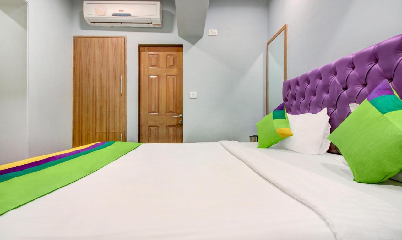 Hotel Treebo Trend Cruz Royale Santacruz West Mumbai Exterior foto