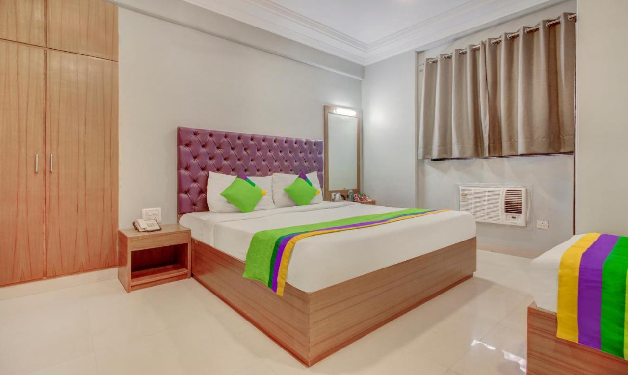 Hotel Treebo Trend Cruz Royale Santacruz West Mumbai Exterior foto