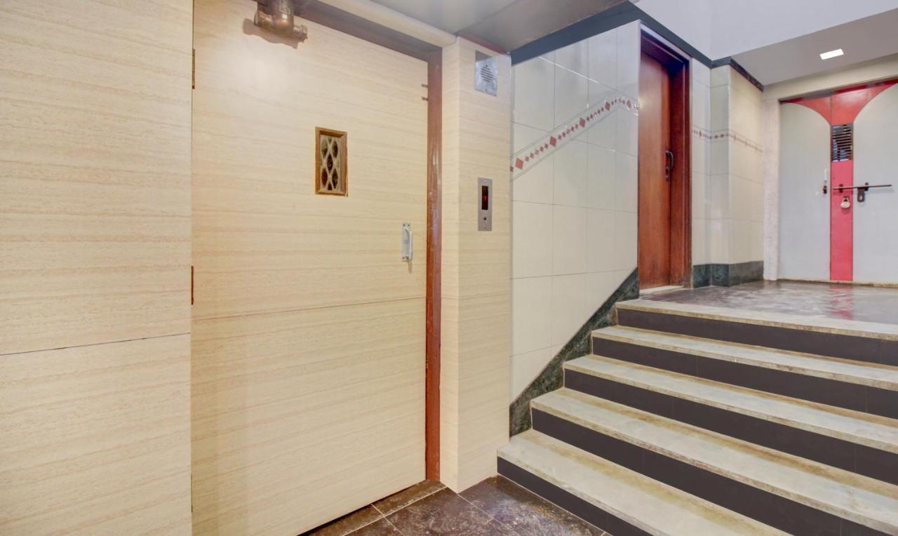 Hotel Treebo Trend Cruz Royale Santacruz West Mumbai Exterior foto
