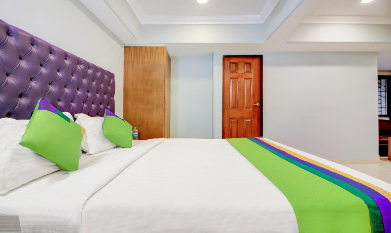Hotel Treebo Trend Cruz Royale Santacruz West Mumbai Exterior foto